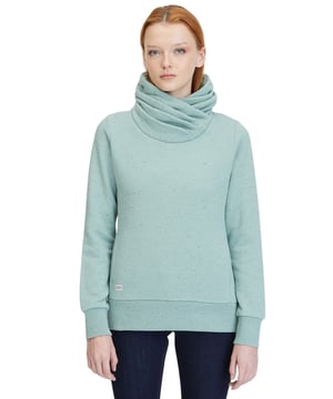 Der markante Wickelkragen des Pullovers verleiht jedem deiner Winter-Outfits das gewisse Extra. Seitliche Eingrifftaschen, der bequeme Schnitt, Rippstrickbündchen an den Ärmeln und dem Saum sowie eine weiche Materialmischung machen den Sweater schnell zum Lieblingsteil. Der Anabeth von RAGWEAR für Damen ist ein Winterfavorit mit hohem Kuschelfaktor, in dem dir die Kälte nichts mehr anhaben kann. Der Pullover hat eine melierte Optik und einen großen Schalkragen in Wickeloptik. Breite Rippstrickbündchen an Ärmeln und Saum sowie Logo-Patches runden das Design ab.