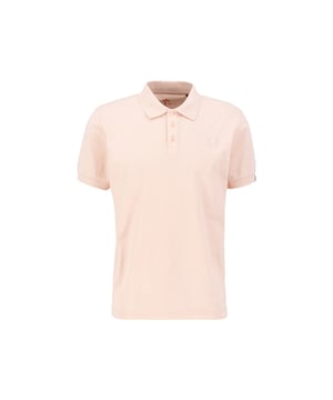 Das X-Fit Polo von Alpha Industries kombiniert zeitlosen Stil mit hohem Tragekomfort. Die Regular Fit Passform ermöglicht Bewegungsfreiheit und vielseitige Kombinationsmöglichkeiten. Der Piqué-Stoff aus Baumwolle und Elastan ist angenehm auf der Haut, formstabil und atmungsaktiv. Ein gewebtes Alpha Logo ziert die Brust, ein Flag Label den Ärmel. Seitenschlitze bieten zusätzliche Bewegungsfreiheit. Perfekt kombinierbar mit Jeans, Chinos oder Shorts für jeden Anlass.