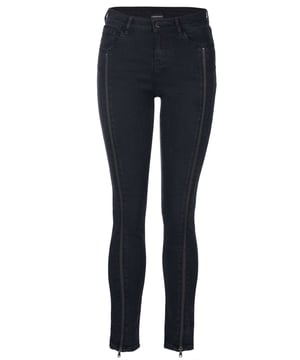 90% algodón, 8% poliéster, 2% elastano; jeans Emporio Armani; Modelo: 6H2J54 2D9ZZ 0005; Fabricación de alta calidad; Estilo clásico '5 bolsillos'; Pasadores para cinturón; Cierre: Botón, cremallera; Dos cremalleras en la parte frontal desde la cintura hasta el dobladillo; Detalles del logo de Emporio Armani.