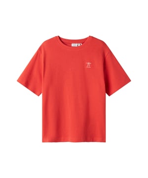 Dit T-shirt biedt je een relaxte stijl en veel comfort in één. De zachte katoenen jersey voelt aangenaam aan tegen de huid en geeft je de hele dag een goed gevoel. De verlaagde schouders en brede mouwuitsnijdingen geven je extra bewegingsvrijheid en een coole, casual look. Het fijne borduursel op de voorkant voegt een stijlvol detail toe, terwijl het geweven label aan de binnenkant de hoogwaardige look afmaakt. Met zijn normale pasvorm en klassieke ronde hals met geribde boorden is dit shirt een echte alledaagse favoriet.
