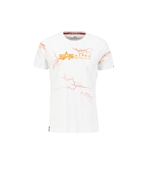 Das Lightning Allover Print T-Shirt von Alpha Industries kombiniert auffälliges Design mit Komfort. Es bietet eine lockere Passform dank Regular Fit und besteht aus weicher, atmungsaktiver Baumwolle. Der strapazierfähige Single Jersey Stoff ist leicht, während der Blitzdruck und der Schaumdruck Dynamik verleihen. Rib Bündchen stabilisieren den Kragen, ein RBF Nackenband schützt vor Reibung, und das Alpha Logo am Saum sorgt für dezenten Stil. Perfekt für Alltag und Freizeit geeignet.