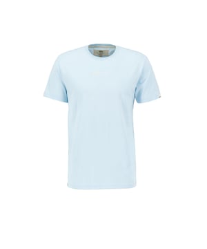 Dieses Organics T-Shirt von Alpha Industries hat eine reguläre Passform, eine Stickerei auf der Brust, ein Flaglabel am linken Ärmel und ein gewebtes Looplabel am rechten Saum. Dieses T-Shirt aus 100% Bio-Baumwolle ist sowohl bequem als auch stylisch.