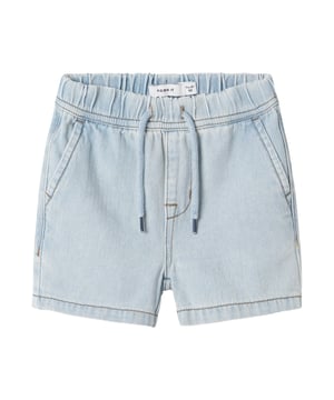 Met deze knielange denim shorts kom je de dag in stijl door. Met hun normale pasvorm en rekbare tailleband met trekkoord zijn ze supercomfortabel - zonder te knellen. De steekzakken en achterzak bieden ruimte voor al je essentials. Het geweven label aan de binnen- en buitenkant maakt de casual look compleet. Perfect voor op de speelplaats, school en avonturen!