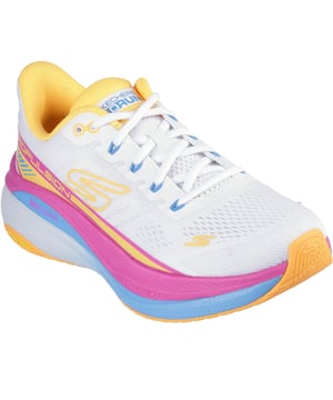 Steigern Sie Ihre Leistung in ultimativem Komfort mit Skechers Max Cushioning Propulsion. Hergestellt aus recycelten Materialien, verfügt dieses vegane Laufmodell über eine außerordentlich komfortable Max Cushioning-Zwischensohle und eine rutschfeste Goodyear-Gummilaufsohle.