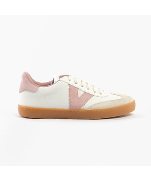These casual women's trainers feature a leather upper, textile lining, synthetic sole, and lace-up closure. Designed for comfort and breathability, ideal for everyday casual wear