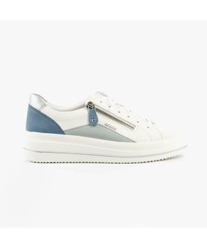 These casual women's trainers feature a leather upper, textile lining, rubber sole, and a low platform heel. Designed for comfort and breathability, they are ideal for everyday casual wear