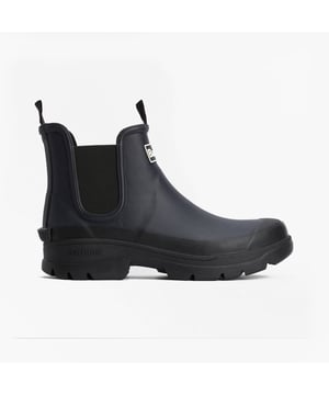 Estas botas de agua Chelsea para hombres cuentan con una parte superior y suela de goma, forro de poliéster, paneles laterales elásticos y un diseño para poner y quitar fácilmente, ofreciendo comodidad y cobertura en el tobillo para un uso casual.
