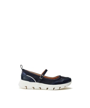 Discover Enchant, hybrid style Mary Jane. This style features a classic Mary Jane silhouette, with a strap for a secure fit, on a sporty sole making it ideal for when you're on the go. The cushioned sole provides comfortable wear.