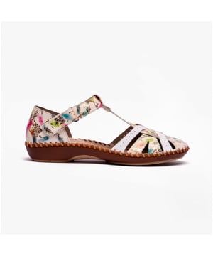 These lightweight Mary Jane shoes feature a synthetic upper, leather/synthetic lining, wide fit, and flat heel, ideal for casual wear and easy to slip on with touch fasten closure