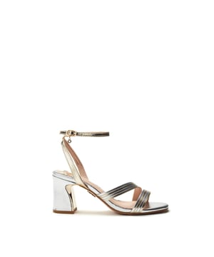 Raise your style game in Raela. This block heel sandal features a multi-strap design with leather lining for that ultra-luxe feel. The buckle strap ensures the perfect fit.