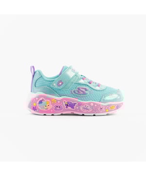 These girls' trainers feature a synthetic and mesh upper with a rubber sole, offering comfort and lightweight wear. Designed for casual occasions with a low-top style and lace-up closure