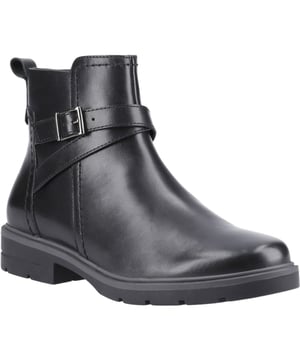 Ontdek tijdloze stijl dit seizoen met de Tove enkellaars - gemaakt van hoogwaardig leer, met een chique zijgesp en een traagschuimzool voor comfort de hele dag door. Veelzijdig en mooi ontworpen, je zult blij weglopen!