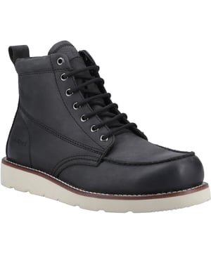 Maak je outfit compleet met coole schoenen die gemakkelijk te combineren zijn met je favoriete kleding en bereid je voor op alles, van dagelijkse activiteiten tot weekenduitjes.