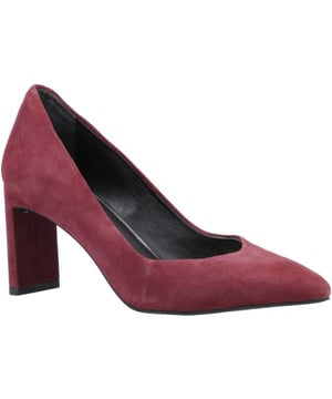 Der Olivia ist ein zarter, einfacher Court-Style mit einem hochwertigen Wildleder-Obermaterial und einer Memory-Foam-Innensohle, die perfekte Wahl für jeden Anlass.