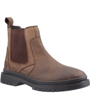 De Jamie Chelsea Boot in rijk leer is een tijdloze must-have voor de moderne man. Met een premium leren bovenwerk, een zachte memory foam binnenzool en een robuute, slijtvast loopzool is deze boot ontworpen voor comfort en stijl deze winter.