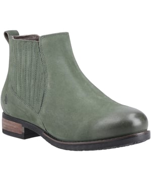Klassischer Chelsea-Boot-Stil; Der Edith Boot bietet den ganzen Tag über komfortablen Tragekomfort dank seiner Cushion Comfort Memory Foam Lederinnensohle und einer Schlaufe an der Rückseite für ein einfaches An- und Ausziehen. Er verfügt über ein hochwertiges Leder-Obermaterial mit zusätzlichem doppeltem elastischem Einsatz.