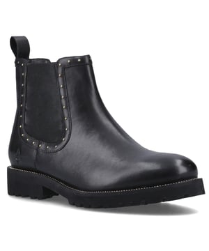 Betreten Sie die Saison mit dem Gwyneth Stud Boot - elegantes Leder, warmes Futter und stilvolle Nieten-Details sorgen für ganztägigen Komfort und Selbstbewusstsein.