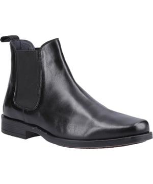 Der Brennan Chelsea Boot aus Leder ist eine raffinierte Wahl für smarte Herbst-/Wintermode. Mit einem Obermaterial aus hochwertigem Leder, einer Memory-Schaum-Innensohle und einer leichten Außensohle ist er für Stil, Komfort und mühelose Eleganz konzipiert.