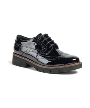 Our Kacey is the perfect fusion of comfort, style, and quality. Made from premium leather, these shoes feature a lightweight sole for effortless movement, a padded collar and tongue for all-day comfort.