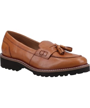 Jetzt auch in Wide Fit erhältlich, ist der Ginny ein moderner, klobiger Twist eines klassischen Loafers, hergestellt mit unserer superleichten ZeroG-Sohle und komfortablem Memory-Schaum. Dieser Schuh ist eine großartige Wahl für den täglichen Gebrauch.