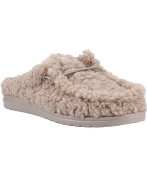 Vereinfachen Sie Ihre Schuhroutine mit diesem Wally Slipper, einer super bequemen Variante von schnellem, einfachem und handfreiem Schuhwerk. Er besteht vollständig aus flauschigem Sherpa-Fleece, innen und außen, für ein weiches, warmes Gefühl.