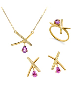Deze Orphelia Set: Halsketting + Oorbellen + Ring in Goud is gemaakt van de hoogste kwaliteit allergievrij 925 Sterling Zilver. De Orphelia 'Charlotte' Dames 925 Sterling Zilver Set: Halsketting + Oorbellen + Ring - Goud SET-7580/A wordt geleverd in een prachtige geschenkdoos en heeft een garantie van twee jaar - het perfecte cadeau om jezelf of een geliefde te verwennen.