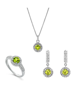 Deze Orphelia Set: Ketting + Oorbellen + Ring in Zilver is gemaakt van de hoogste kwaliteit allergievrij 925 Sterling Zilver. De Orphelia 'Bristol' Dames 925 Sterling Zilver Set: Ketting + Oorbellen + Ring - Zilver SET-7579/G wordt geleverd in een mooie giftbox en heeft een garantie van twee jaar - het perfecte cadeau om jezelf of een geliefde te verwennen.