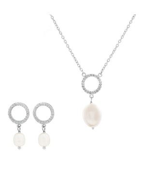 Deze Orphelia Set: Ketting + Oorbellen in Zilver is gemaakt van de hoogste kwaliteit allergievrij 925 Sterling Zilver. De Orphelia 'Spa' Dames 925 Sterling Zilver Set: Ketting + Oorbellen - Zilver SET-7575 wordt geleverd in een prachtige geschenkdoos en heeft een garantie van twee jaar - het perfecte cadeau om jezelf of een dierbare te verwennen.