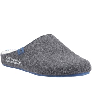Trots gemaakt van 90% gerecycled polyester bovenkant en voering. De Good Slipper is een must-have dit seizoen met zijn superzachte biologische katoenen sok en 100% gerecycled schuimbed. Gemaakt met een duurzame natuurlijke rubberen zool voor extra grip en comfort