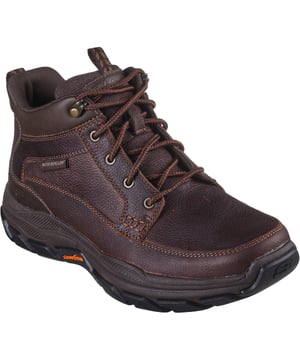 Classic comfort and durable traction combine in the Relaxed Fit Respected Boswell. This mid-top features a water-repellent leather and synthetic upper with a lace-up front, Air-Cooled Memory Foam insole and Goga Mat Arch cushioning for added support