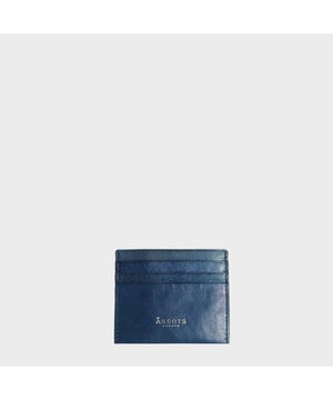 The 'Fann' is a slim compact profile credit card carrier wallet made from our signature vintage natural grain leather. The cardholder is ideal to carry your bare essentials featuring six credit card slots and a slip in pocket for sliding in your bank notes. 6 credit card slots. Slip in pocket on top. Composition: Body: 100% Genuine Leather. DISCLAIMER : All pictures shown are for illustration purpose only. Actual product colour may vary due to different ambience lighting or the screen display settings.