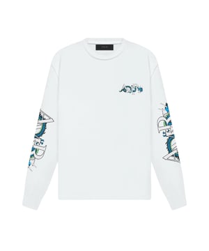 The Amiri LNY Dragon Long Sleeve White T-Shirt combines premium quality with striking design. Crafted from 100% cotton, this shirt offers exceptional comfort and breathability, perfect for everyday wear. Made in the USA, it reflects superior craftsmanship and attention to detail. The bold dragon motif adds a unique, stylish edge that sets you apart, making it an ideal choice for those who appreciate both fashion and quality. Elevate your wardrobe with this versatile long sleeve tee that pairs effortlessly with any outfit while keeping you comfortable all day long