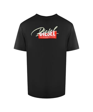 Werten Sie Ihre Freizeitgarderobe mit dem schwarzen Diesel Signature Logo T-Shirt auf. Hergestellt aus 100 % hochwertiger Baumwolle für außergewöhnlichen Komfort und Langlebigkeit. Dieses elegante schwarze T-Shirt mit dem ikonischen Diesel-Logo macht es zu einem Blickfang, der Stil und Markenprestige mühelos vereint. Perfekt für den Alltag, sorgt der moderne Schnitt für eine schmeichelhafte Passform, die jedes Outfit perfekt ergänzt. Ob zu Jeans oder unter einer Jacke - dieses T-Shirt bietet Komfort und setzt ein starkes Fashion-Statement und verkörpert Diesels Anspruch an Qualität und modernes Design. Werten Sie Ihre Essentials mit diesem Must-have auf