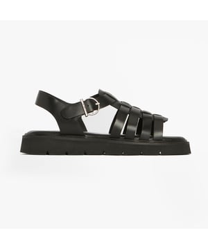 These women's fisherman sandals feature a leather upper, lightweight design, and rubber sole for comfort and durability, ideal for casual wear