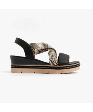 These open-toe wedge sandals feature a breathable textile lining and a PU sole, combining comfort and style for casual, relaxed wear