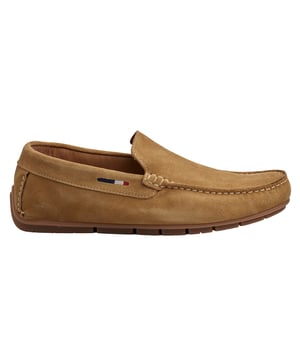 Suede loafers with a timeless design and maximum comfort.\n\n These US Polo Assn. loafers combine casual elegance and versatility to accompany you throughout your everyday life. Crafted from genuine suede, they stand out for their relaxed and refined style, ideal for an effortlessly polished look.\n\n Details:\n - Genuine suede upper.\n - Slip-on loafer design.\n - Lined interior.\n - Visible seams and meticulous finishes.\n - Flexible rubber sole with grooves.\n\n A shoe designed for those who value classic sophistication with timeless comfort. Men's loafers are perfect for pairing with chinos, Bermuda shorts, or jeans for any casual occasion.\n Composition: Exterior: Suede; Interior: Faux Leather; Sole: Synthetic\n Care:\nBrush with a suede brush to keep clean.\n Apply protective spray before use.\n Avoid water and air dry if it gets wet.\n Do not use soap or liquid products.