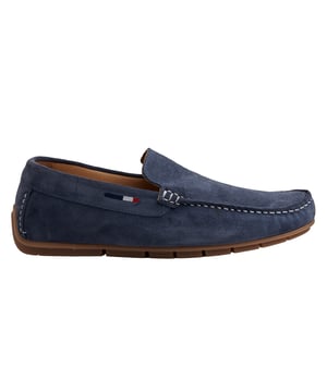 Suede loafers with a timeless design and maximum comfort.\n\n These US Polo Assn. loafers combine casual elegance and versatility to accompany you throughout your everyday life. Crafted from genuine suede, they stand out for their relaxed and refined style, ideal for an effortlessly polished look.\n\n Details:\n - Genuine suede upper.\n - Slip-on loafer design.\n - Lined interior.\n - Visible seams and meticulous finishes.\n - Flexible rubber sole with grooves.\n\n A shoe designed for those who value classic sophistication with timeless comfort. Men's loafers are perfect for pairing with chinos, Bermuda shorts, or jeans for any casual occasion.\n Composition: Exterior: Suede; Interior: Faux Leather; Sole: Synthetic\n Care:\nBrush with a suede brush to keep clean.\n Apply protective spray before use.\n Avoid water and air dry if it gets wet.\n Do not use soap or liquid products.