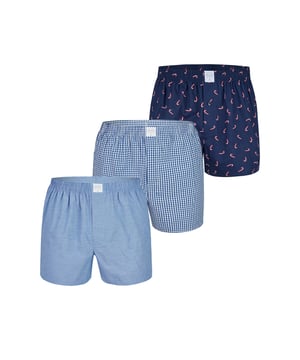 Bequeme Web-Boxershorts aus weich verarbeitetem Material. Die Shorts sind weit und locker geschnitten. Der sehr elastische, weiche Bund verursacht wenig Druck und sorgt für ein angenehmes Tragegefühl. Außerdem besitzen diese Unterhosen einen verdeckten und einfach geknöpften Eingriff sowie ein Label vorn am Bund.