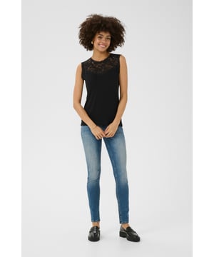 Wassen op 30°, niet bleken, niet in de droger drogen, Druipnat ophangen in de schaduw, koud strijken max. 110° C, Niet droog reinigen  95% Viscose,5% Elastaan