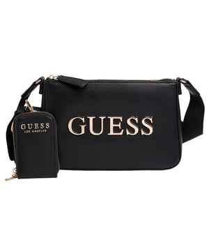 De Guess schoudertas maakt indruk met zijn gestructureerde ontwerp en iconische grote metalen logo. Hij is compact maar opvallend en heeft een bijpassend mini muntzakje met ritssluiting voor extra functionaliteit. De elegante vorm en gouden hardware maken het de ideale keuze voor stedelijke looks die willen opvallen met eenvoud.\n\n Type accessoire: Schoudertas.\n Materiaal: Synthetisch, leerachtig materiaal.\n Textuur: Glad.\n Hardware: Groot metalen logo en gouden details.\n Details buitenkant: Metalen logo in reliëf op de voorkant.\n Verdere details: Inclusief een mini-portemonnee met afneembare ritssluiting.\n Interieur: Hoofdvak met ritssluiting, achterzak met ritssluiting, 2 open vakken aan de voorkant.\n Verstelbare brede riem.\n\n In elk ontwerp combineert Guess zijn kenmerkende essentie met een moderne, onmiskenbare stijl. Deze damesschoudertas weerspiegelt de stedelijke en functionele stijl van het merk: een perfecte mix van mode en functionaliteit, ideaal om je te vergezellen op al je reizen met een onderscheidend tintje.\n Afmetingen: Tas: 24 x 16 x 6 cm; Tas: 11 x 7 cm x 2 cm\n Samenstelling: 100% polyurethaan\n Onderhoud:\nSchoonmaken met een zachte, licht vochtige doek.\n Gebruik geen schurende schoonmaakmiddelen of detergenten.\n Vermijd langdurige blootstelling aan zonlicht of extreme vochtigheid.