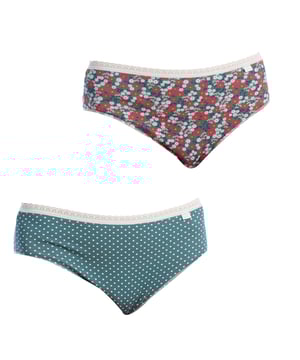 Pack de 2 Bragas mujer algodón Brislip Coquette - Janira.\n\nEl Pack x 2 Braguitas Brislip Coquette de Janira es perfecto para aquellas que buscan estilo y comodidad en su día a día. \n\nEste pack incluye dos bragas mujer de corte brislip, presentadas en diferentes colores y estampados para variar tu look según el momento.\n\nLas bragas mujer algodón cuentan con una delicada blonda elástica en la cintura que no solo añade un toque femenino, sino que también asegura un ajuste cómodo y flexible. \n\nFabricadas con algodón de alta calidad, estas braguitas se adaptan perfectamente a tu cuerpo, brindando suavidad y transpirabilidad. El tejido natural permite una sensación de frescura y confort durante todo el día, haciendo que sean ideales para el uso diario.\n\nEste pack de bragas mujer brislip de Janira es ideal para mujeres que buscan comodidad, suavidad y un toque coqueto, con la garantía de la frescura del algodón.\n Composición: 96% Algodón, 4% Elastano\n Cuidados:\nLavar a máquina en programa delicado (máx. 30 °C).\nUsar detergente suave, sin blanqueadores.\nNo usar secadora.\nNo planchar.