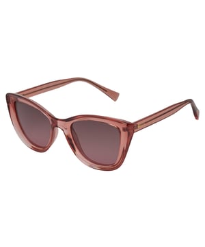 Estas gafas de sol para mujeres de Kodak combinan un diseño clásico y moderno con detalles discretos que añaden sofisticación.

Forma y diseño:
- La forma de estas gafas de sol de Kodak destaca por su diseño de ojo de gato.

Material del armazón:
- El armazón de estas gafas está hecho de policarbonato, un material conocido por su resistencia al impacto y ligereza.

Patillas:
- Las patillas también están hechas de policarbonato, combinando con el material del armazón.

Detalles de la marca:
- Logotipo de Kodak en las patillas.

Cristales:
- Polarizados: Sí.
- Progresión: Sí, compatible con lentes progresivas.
- Graduación: Sí, adaptable a tus necesidades visuales.
- Protección 100% UV400.

El color de los lentes de las gafas puede variar ligeramente de las imágenes debido a efectos de iluminación o ajustes en el acabado del material, ¡pero siempre mantendrán su estilo y calidad!
Medidas: Altura de la lente: 44 mm. Ancho de la lente: 51 mm. Puente: 22 mm. Patillas: 140 mm.
Composición: Policarbonato
Cuidado:
Utiliza un paño de microfibra para limpiar los lentes y evitar rayones.