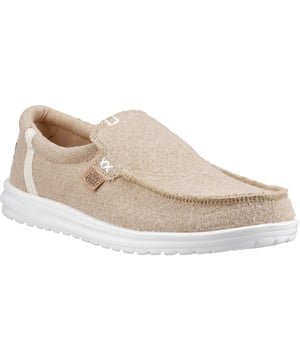 Stap de zomer in met de Mikka Jute. Deze makkelijke, luchtige favoriet heeft een comfortabel juten bovenstuk, een verwijderbare schuimzool en een ultralichte flexibele buitenzool voor de hele dag comfort. Geborduurde details en een kurken haklogo voegen een extra stijlvolle touch toe