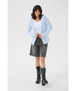 Dieser offen geschnittene Cardigan überzeugt mit regulärer Passform und klassischer Silhouette. Lange Ärmel und das schlichte Design machen ihn ideal für Alltag und Büro und sorgen für hohen Tragekomfort.  Schonwäsche 30°, Nicht bleichen, Nicht im Trockner trocknen, Liegend trocken im Schatten, Kalt bügeln max. 110° C, Trockenreinigung  80% Viskose,20% Nylon