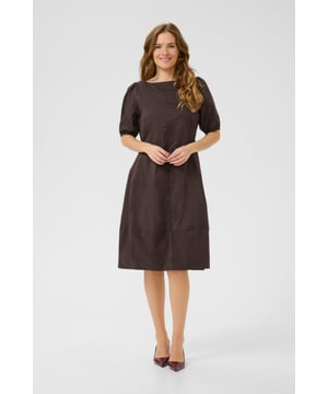 Casual fit,Onder de knie,Korte mouwen  Fijne was 30°, niet bleken, niet in de droger drogen, Liggend laten drogen., koud strijken max. 110° C, Droogreiniging  65% Katoen,33% Polyester,2% Elastaan
