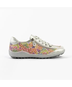 These casual women's shoes feature a leather upper, textile lining, and TPE sole with a lace-up closure. Designed for comfort and breathability, they have a wide fit and low-top style