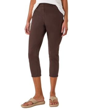 Cropped Stretch Denim Jegging from Roman. Let these basic cropped jeans transform your wardrobe for the summer season. A versatile style that can be worn with almost anything, these cropped stretch jeggings will be your go-to wardrobe saviour.