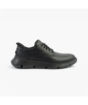 These casual men's shoes feature a leather upper, textile lining, and rubber sole with air-cooled memory foam for comfort. Ideal for everyday wear with a relaxed fit