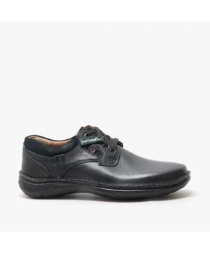 Estos zapatos casuales para hombres cuentan con una parte superior de cuero y gamuza, forro de cuero, suela de poliuretano, cierre de cordones y un ajuste extra ancho para una comodidad durante todo el día.