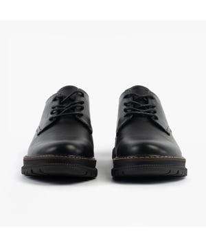 These casual women's shoes feature a leather upper, textile lining, rubber sole, and lace-up closure. Designed for comfort and breathability with a low heel and low-top style